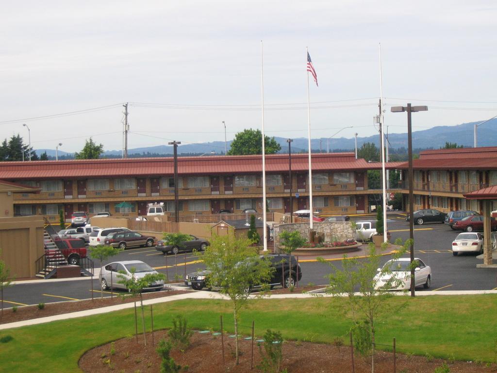 Rodeway Inn Portland Airport ภายนอก รูปภาพ